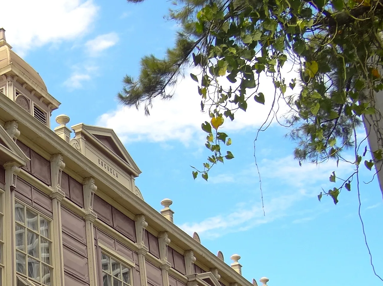 Metal Building (Buenaventura Corrales School)