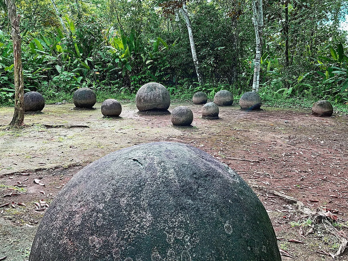 Finca 6 Museum Site (stone spheres)