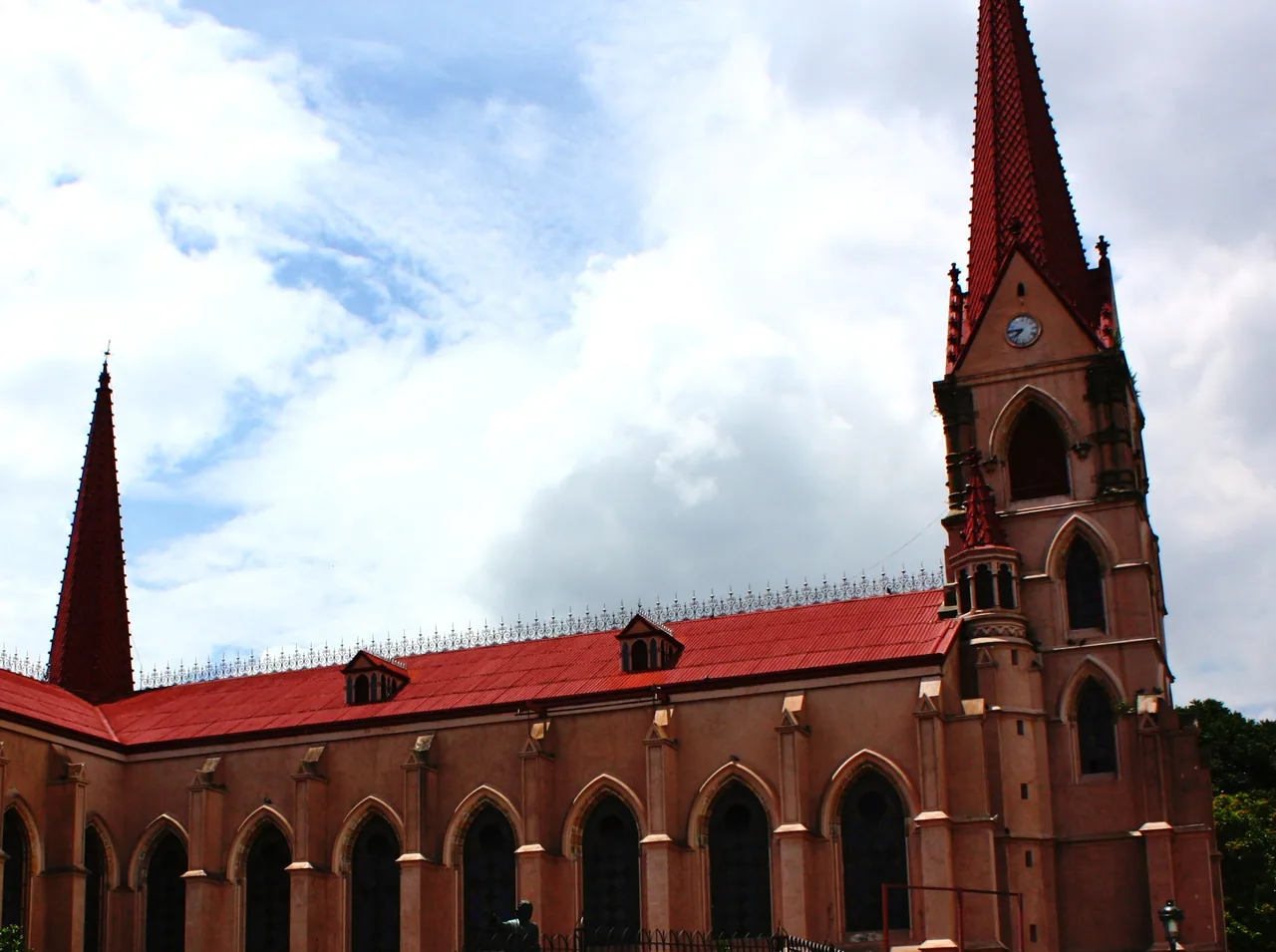 Tower and arches of La Merced Church in San José.