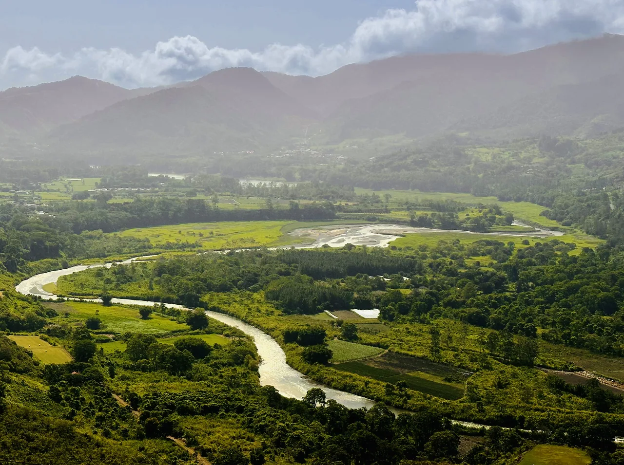 River and fields in the Orosi Valley seen from the viewpoint.