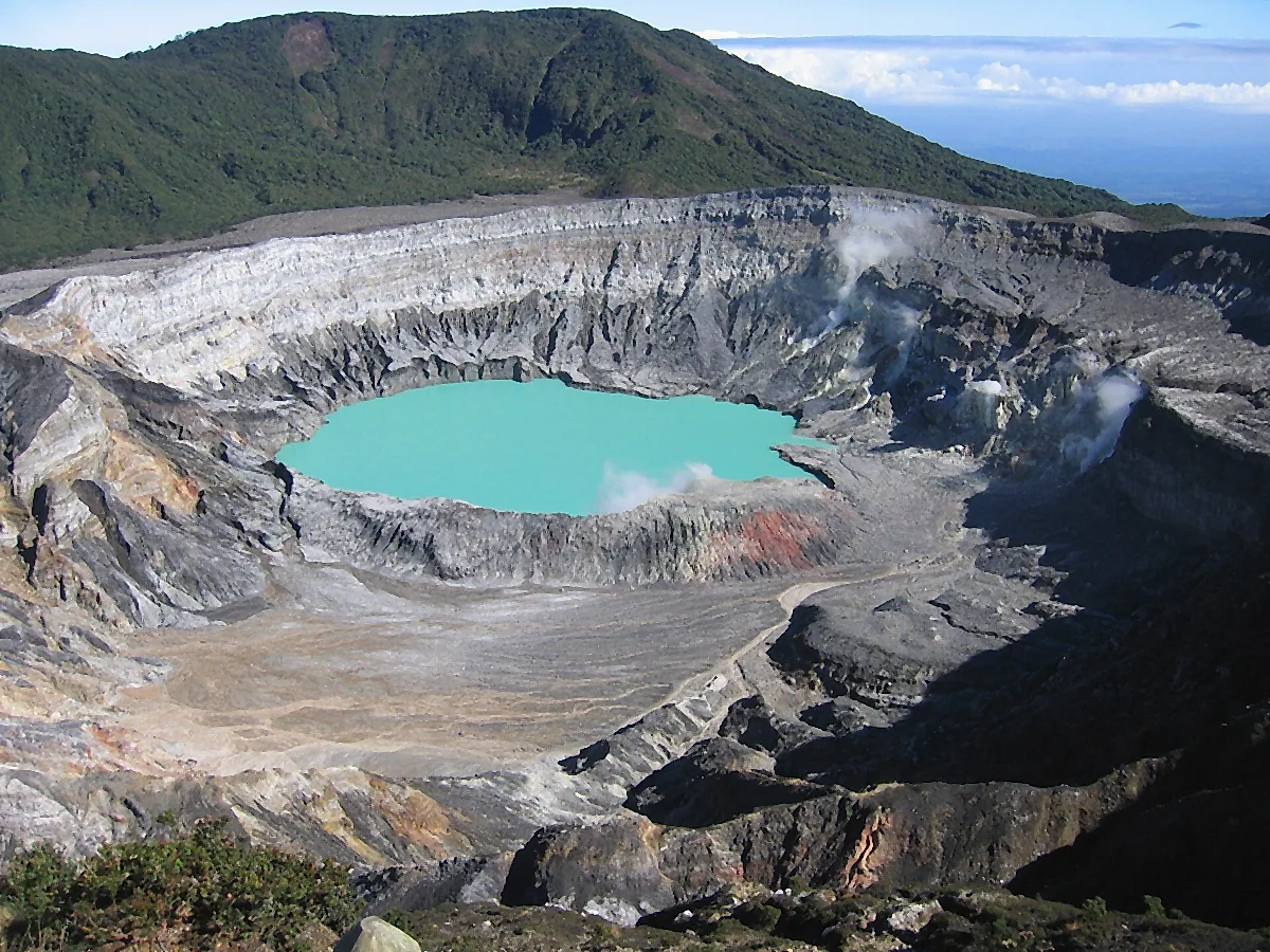 Poás Volcano (crater viewpoint)