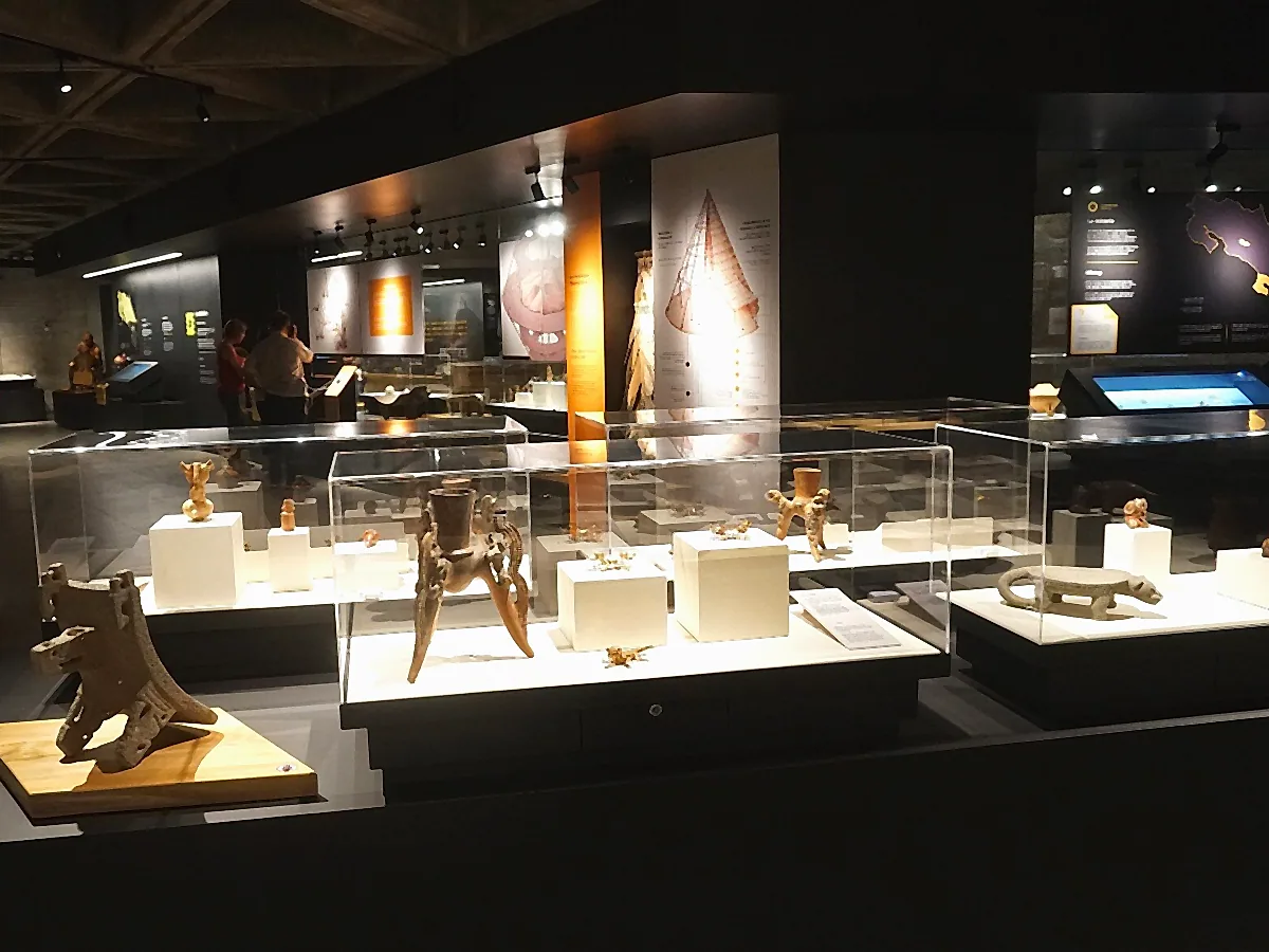Pre-Columbian Gold Museum and Numismatic Museum