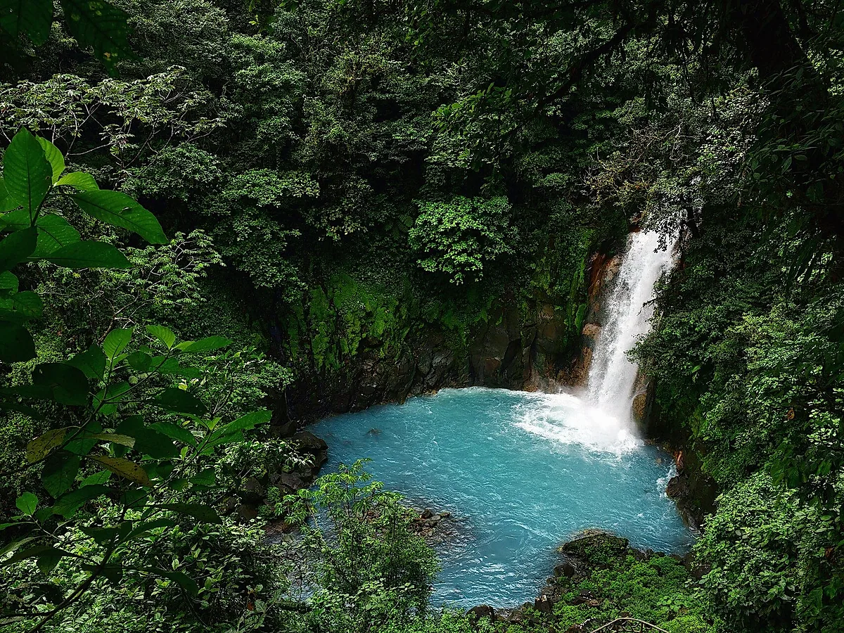 Río Celeste and Tenorio Volcano National Park